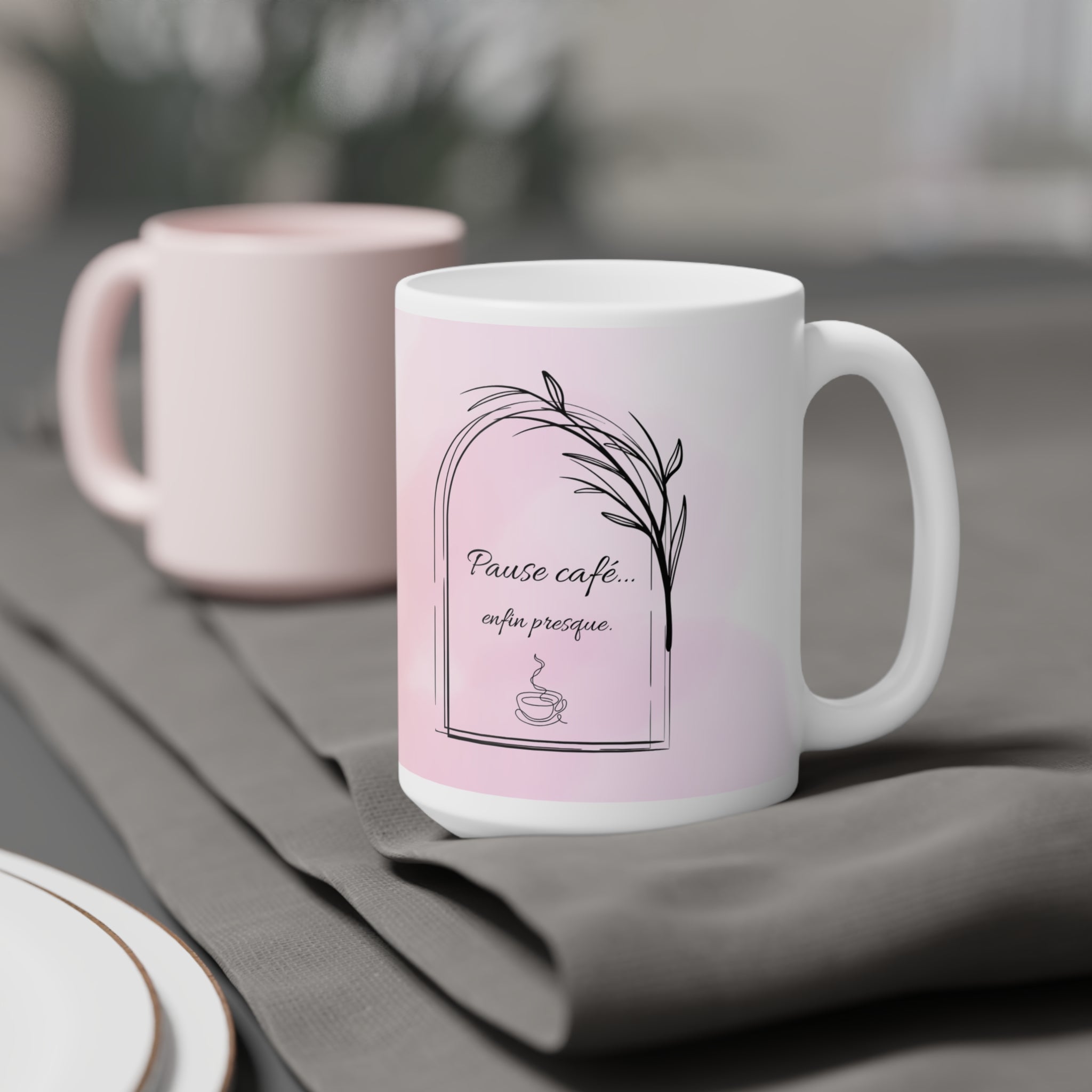 Tasse à café 11 oz / 15 oz  - en aquarelle rose « Pause café... enfin presque »