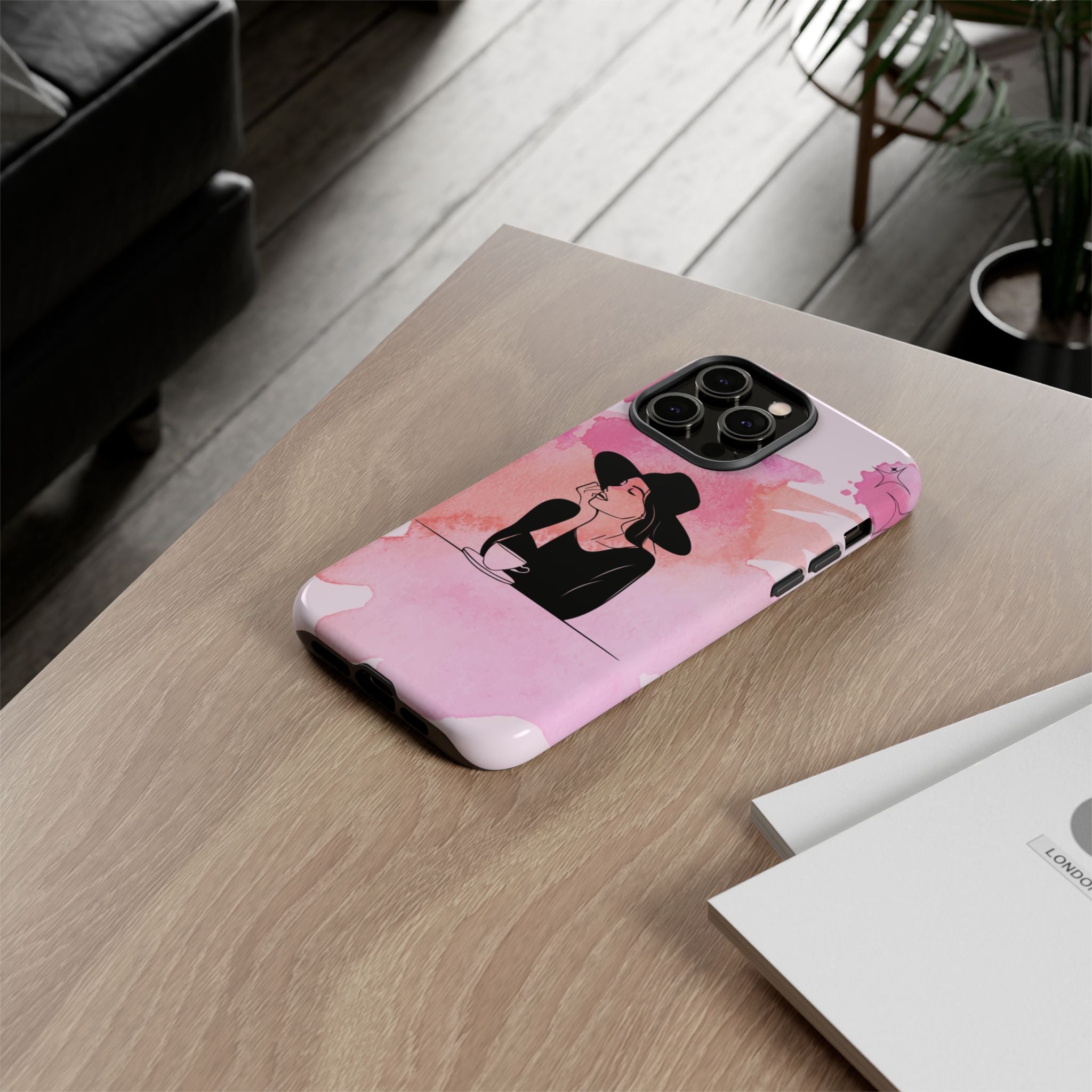 Coque de téléphone — Illustration de femme en aquarelle rose, housse de protection pour amateur de café