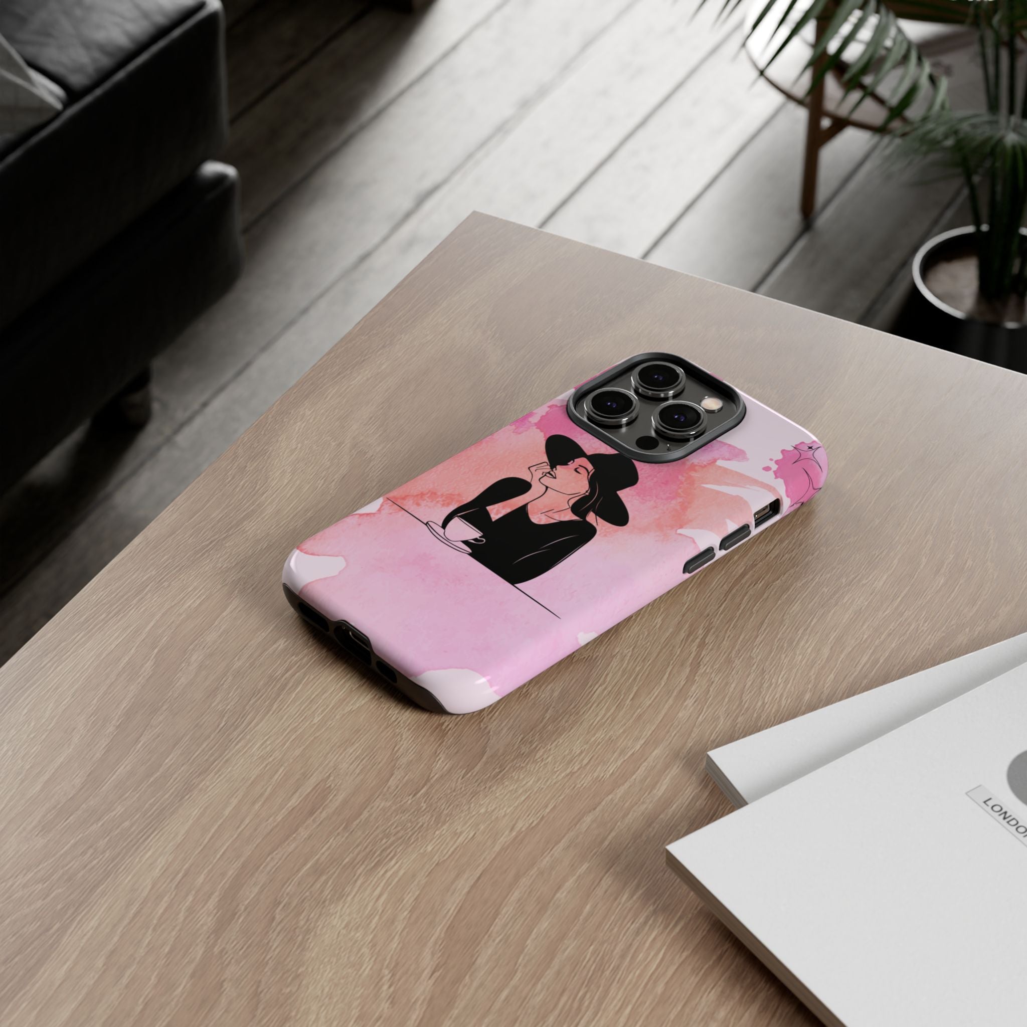 Coque de téléphone — Illustration de femme en aquarelle rose, housse de protection pour amateur de café